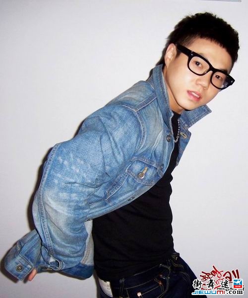 b-boy吴亚峰(lil bomb)